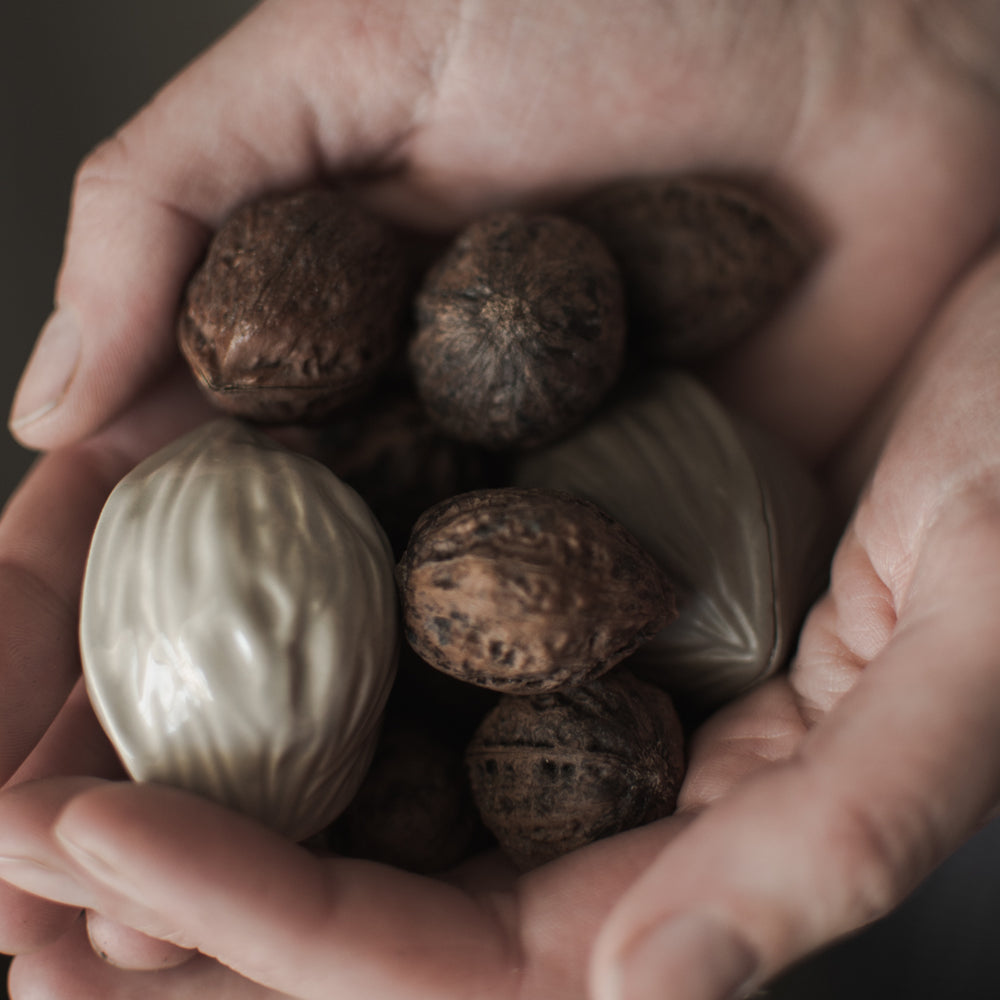 Anhänger "Hanging Walnut"