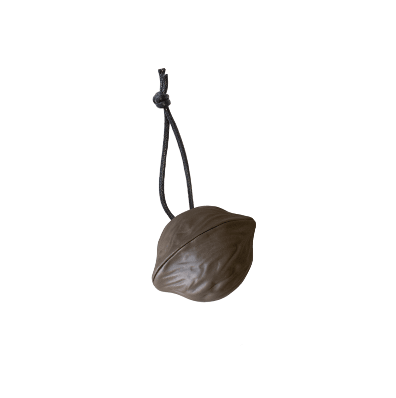 Anhänger "Hanging Walnut" 2