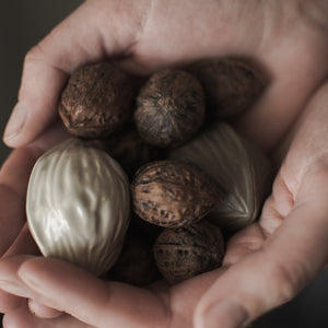 Anhänger "Hanging Walnut"